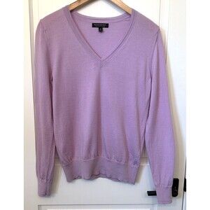 Banana Republic Women's 100% Merino Wool Sweater M Light Purple V Neck Preppy